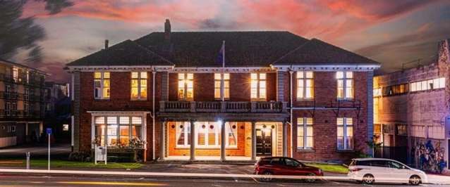 Fabulous Central City Apartment - Fully Furnished