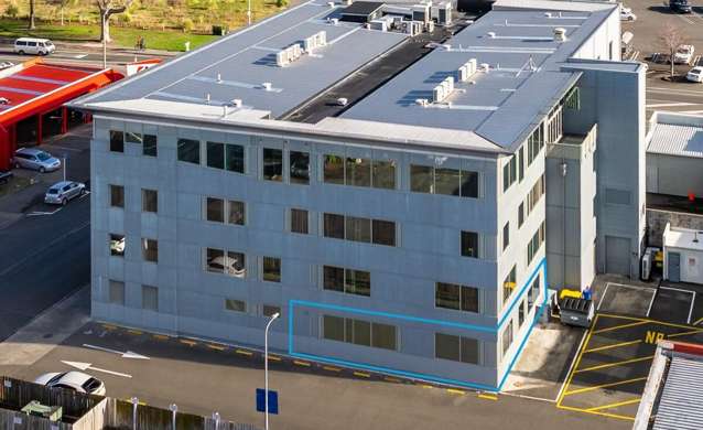 Professional 216m&sup2; Ground Floor Office