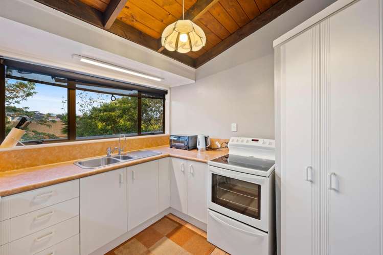 13A Eastwood Rise Browns Bay_16