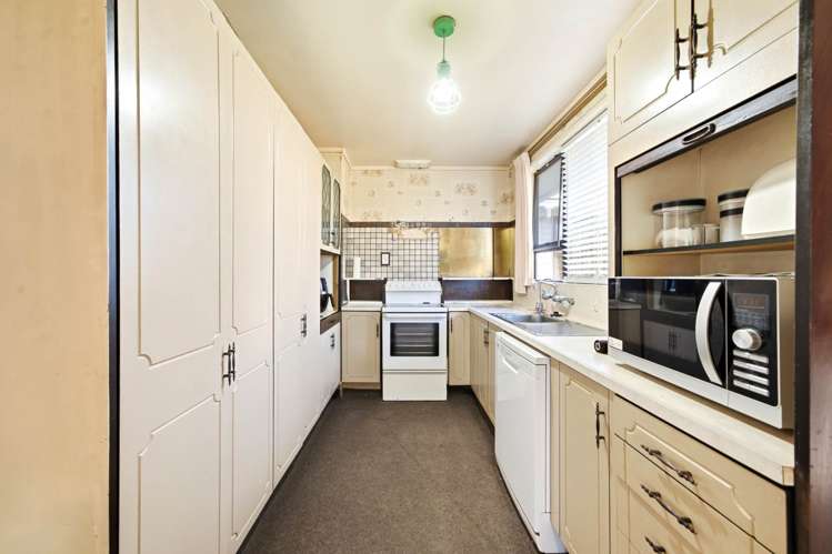 10 House Avenue Mangere Bridge_7