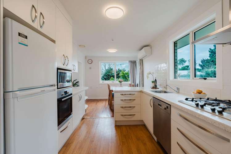 28 Barrie Crescent Silverdale_5