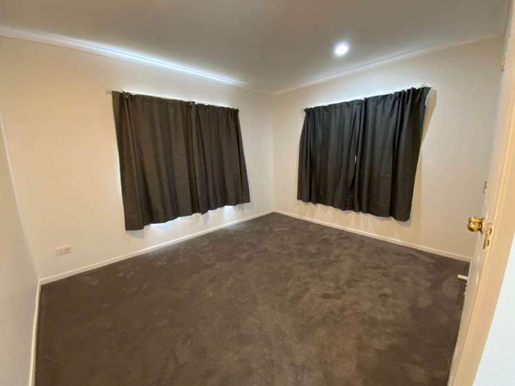 65 Burbank Avenue Clendon Park_9