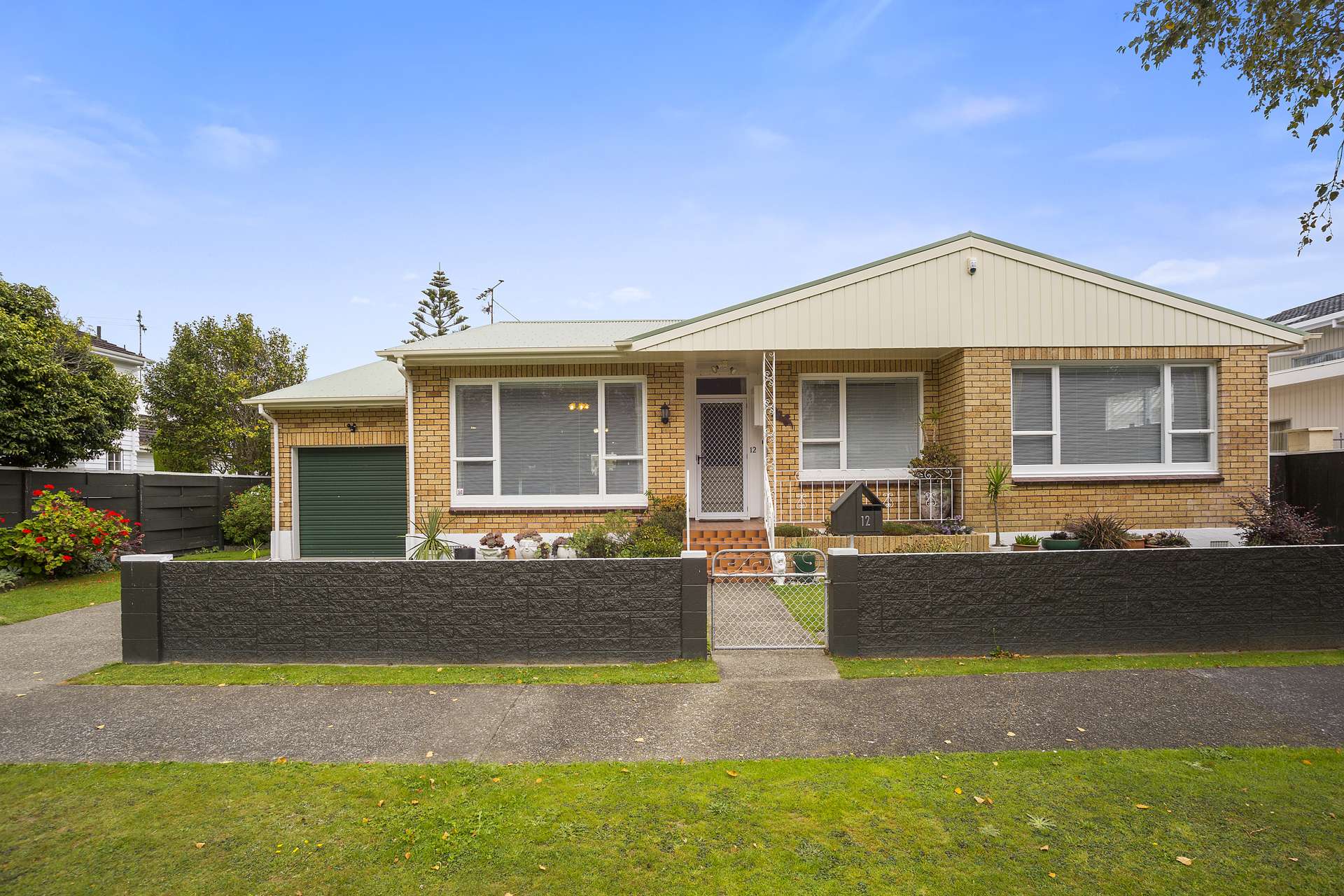 12 Airdrie Avenue Epuni_0