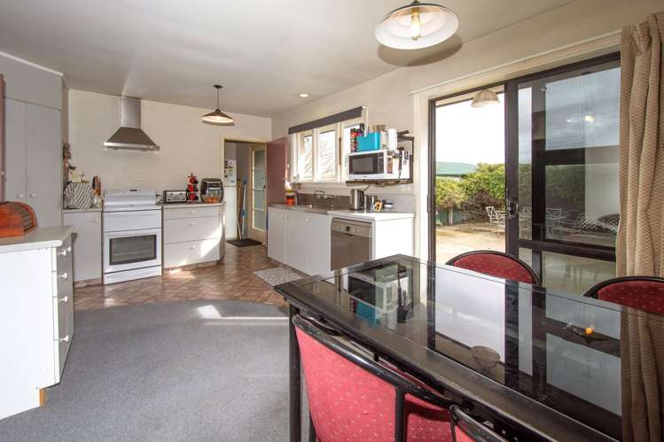 8 Carters Road Aranui_10