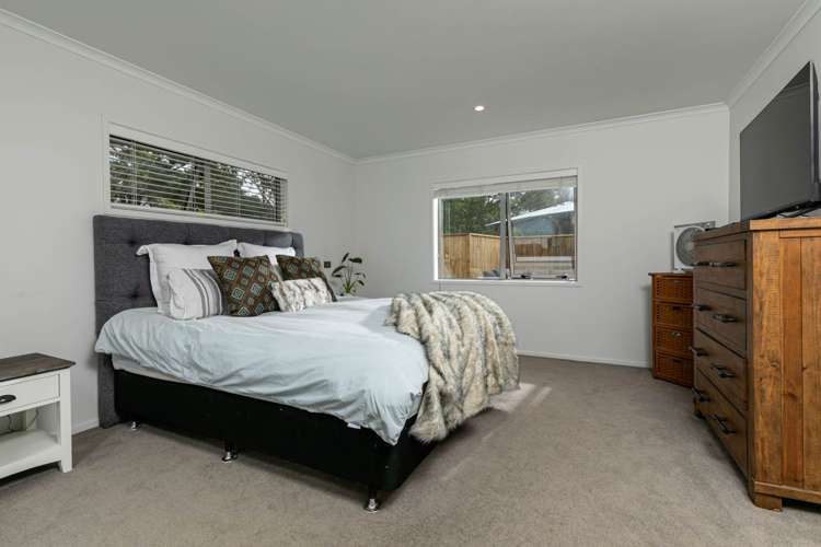 60 Upper Harbour Drive Greenhithe_11