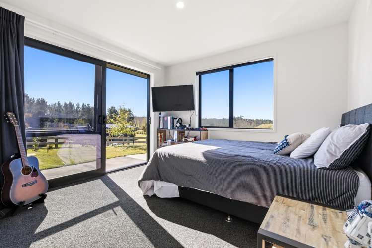 31 Otutira Drive Kinloch_13