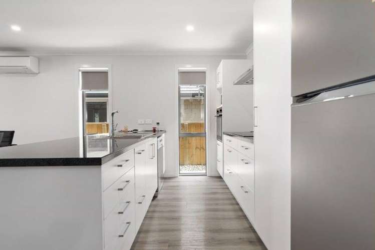 6 Stable Way Brookfield_7