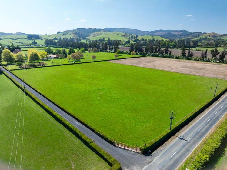 65 School Road North North Taieri_48