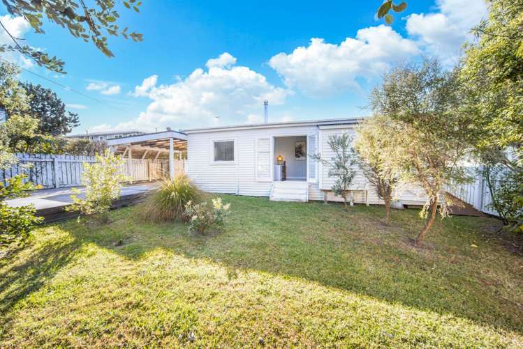 63 Roberts Road Te Atatu South_16