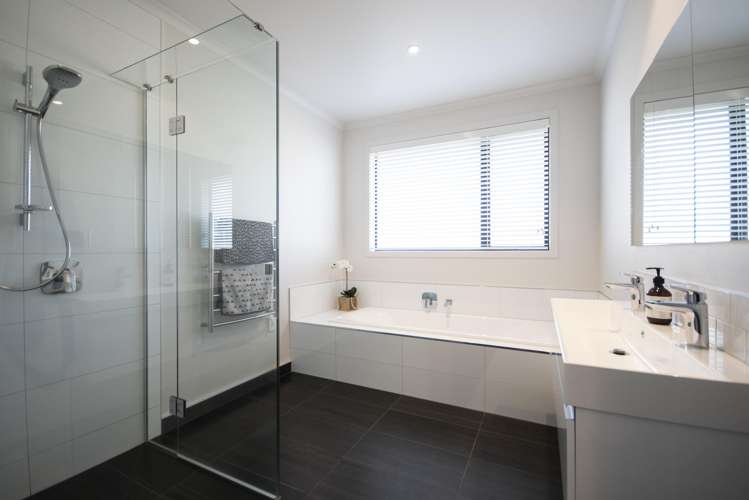 13 Baxter Michael Crescent Cambridge_17