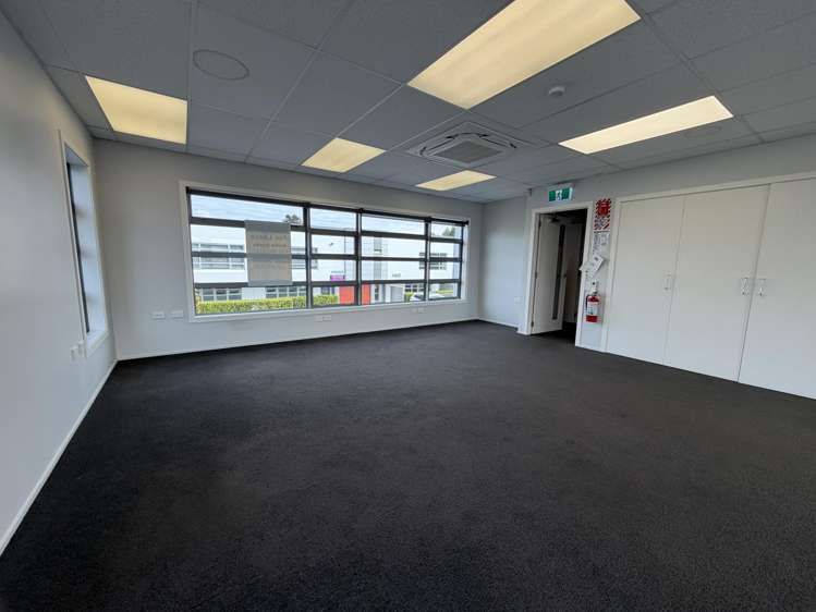 8/15 Sir Gil Simpson Drive Burnside_7