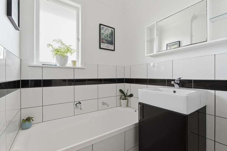 59 Kingswood Road Brookfield_23