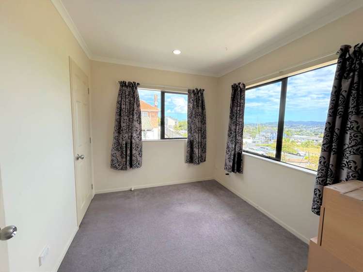 82 Tiverton Road New Windsor_12