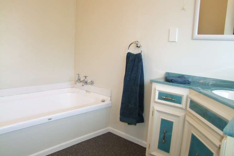 12 Dryden Street Milton_13