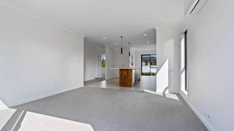 15b Marine Garden Crescent Beachlands_3