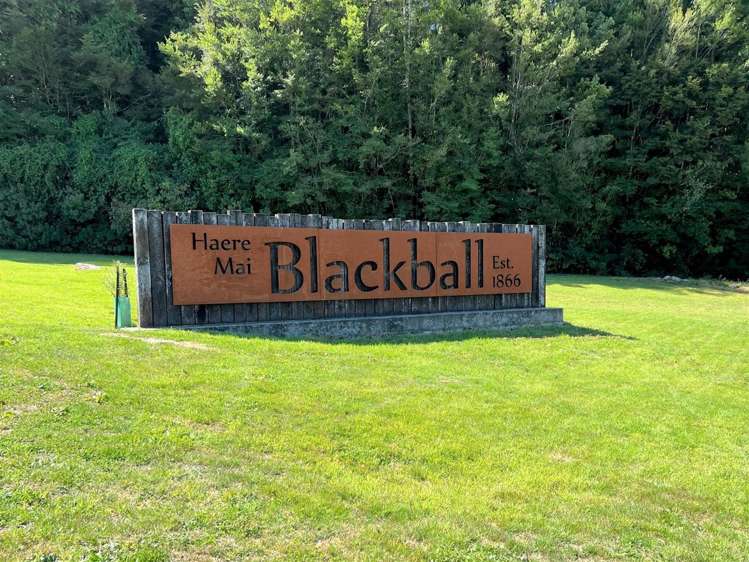 119 Main Road Blackball_29