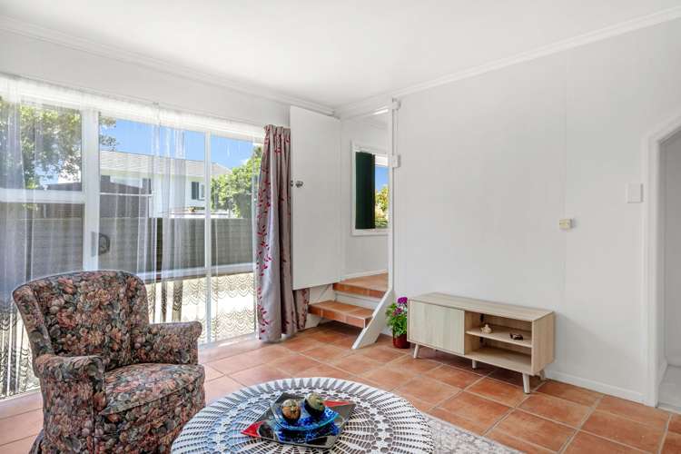 10 Cornwall Place Stoke_20