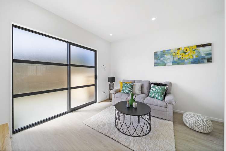 37d Court Town Close Mangere_6