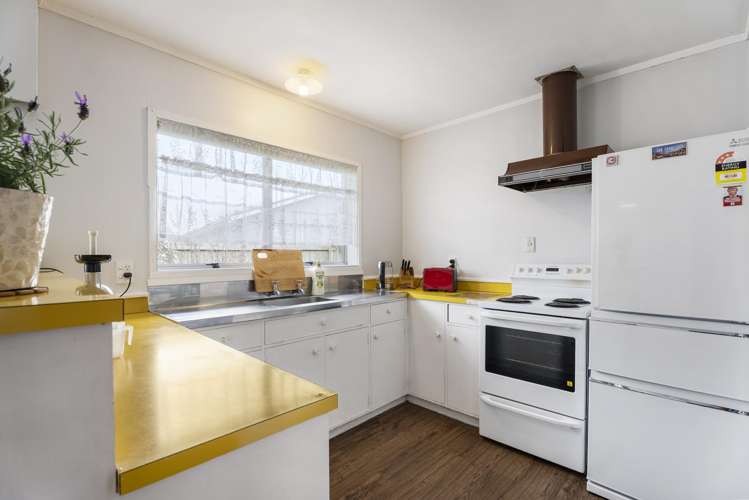 2/24 Waimana Road Conifer Grove_6