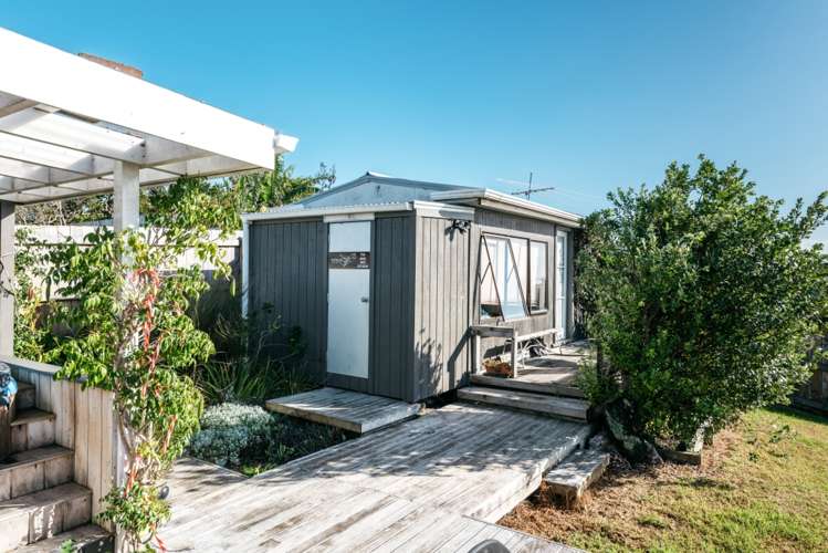 135 Ocean View Road Oneroa_18