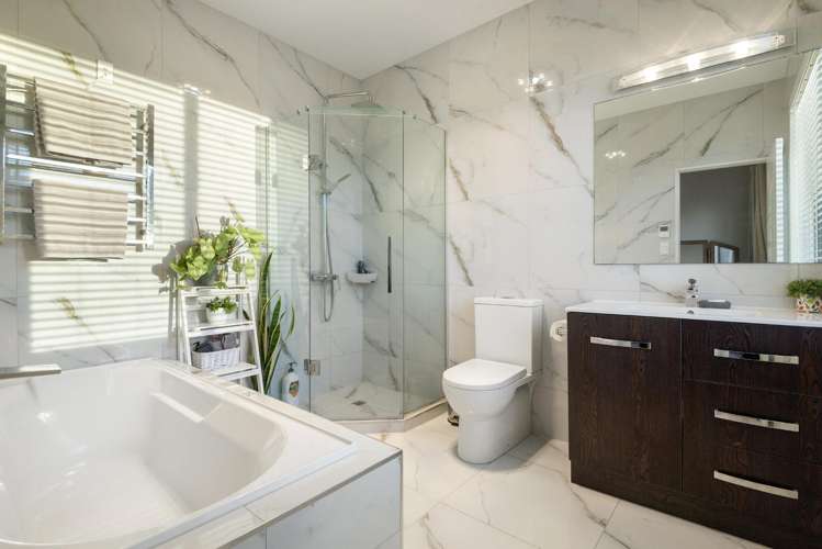 7 Bridget Court Red Beach_16