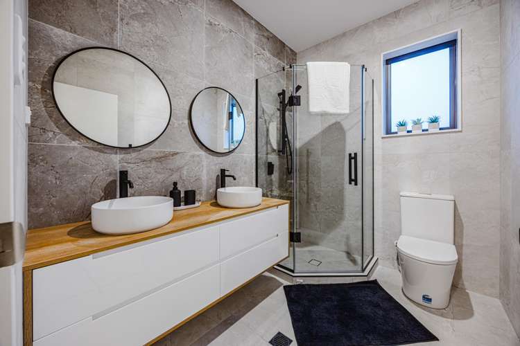 6 & 8 Ihi Place Karaka_11