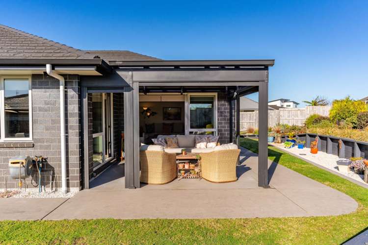 17 Olney Court One Tree Point_23