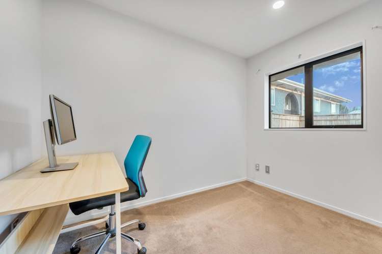 69a Solar Road Glen Eden_12