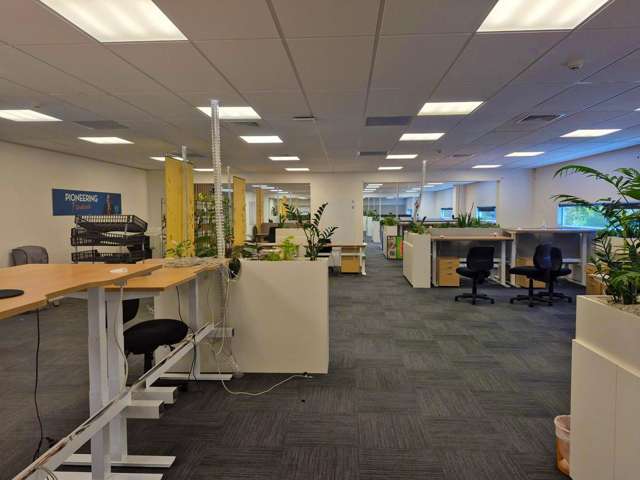 Unit B3, 92 Russley Road Russley_1