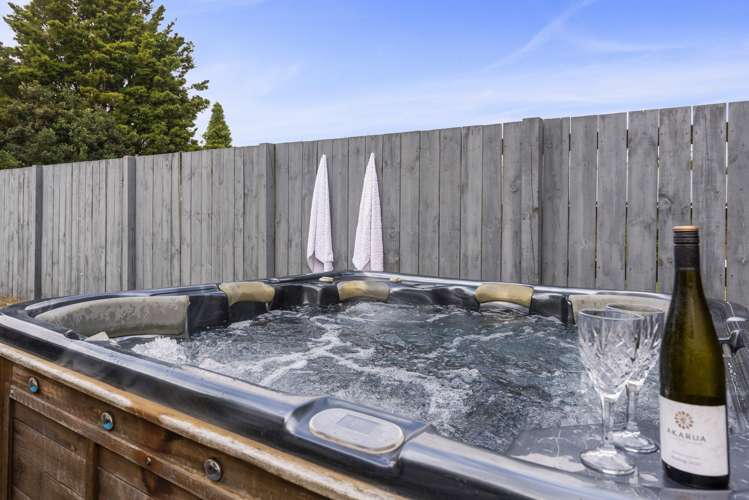 8 Taurus Place Kawaha Point_28