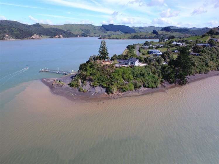 1233 Te Waitere Road Taharoa_5