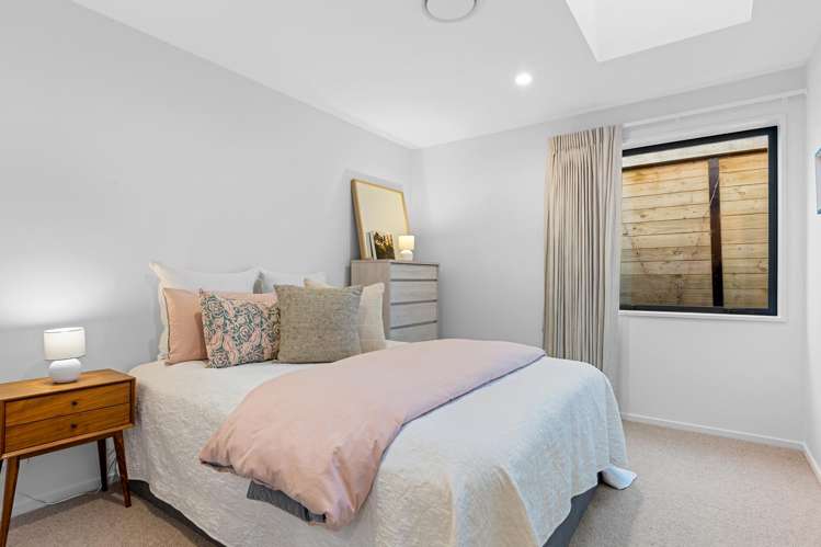 14 Carex Rise Cracroft_17