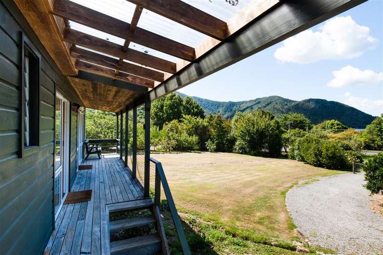 15 Tirimoana Terrace Anakiwa and Surrounds_36