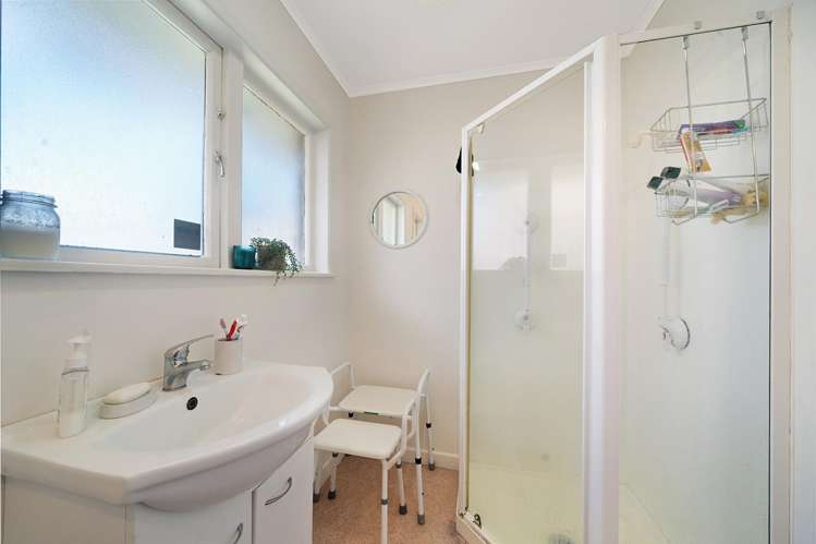 4134 Great North Road Glendene_13