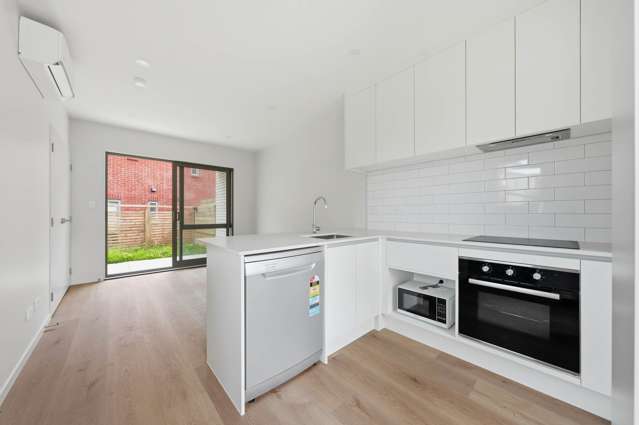 65 Te Ara Wai Mangere East_3