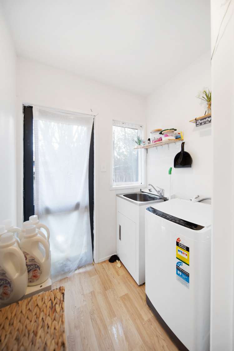 2/36 Convair Crescent Mangere_11