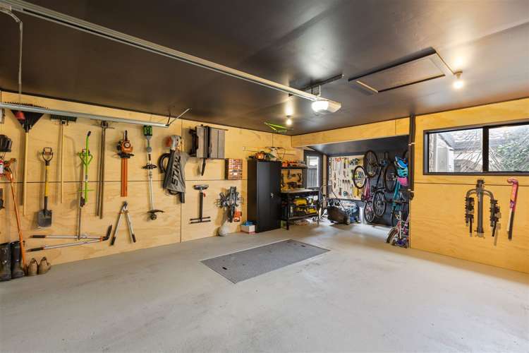 44 Karnak Crescent Russley_13