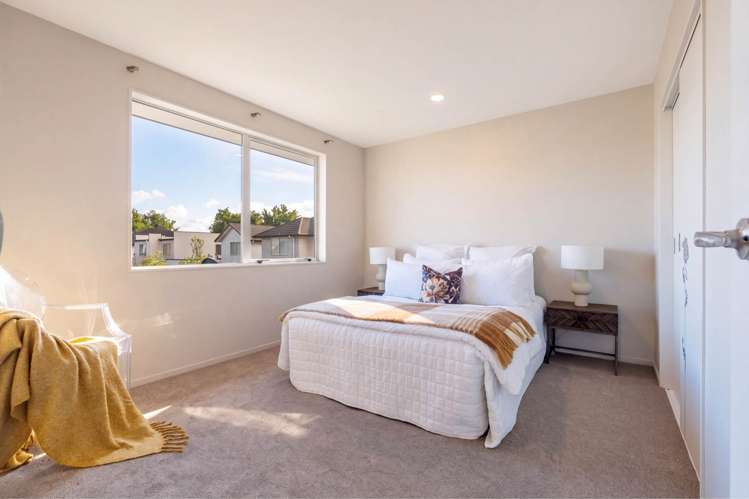 16 Phar Lap Crescent Takanini_13