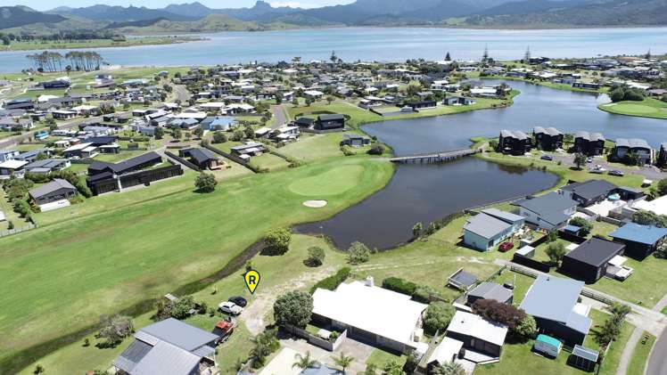 124 The Fairway Matarangi_5