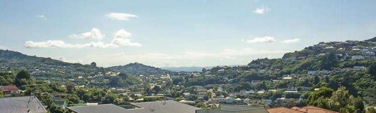 2/90 Allington Road Karori_6
