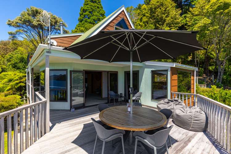 2069 Queen Charlotte Drive Queen Charlotte Sound_4