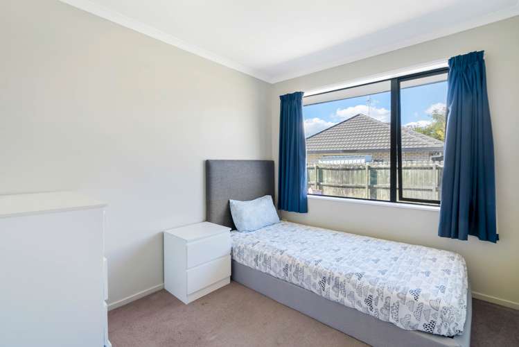 45 Robert Ross Place Clendon Park_11