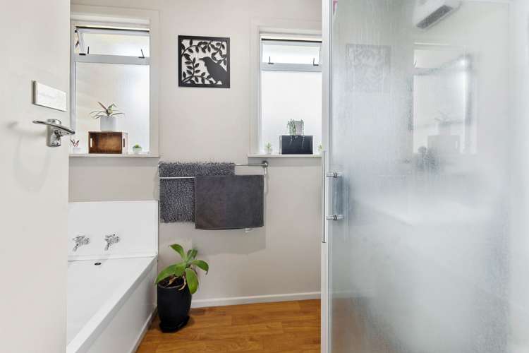 27 Pandora Avenue Westbrook_13