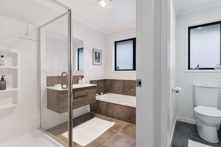 1 Shea Lane Pyes Pa_16