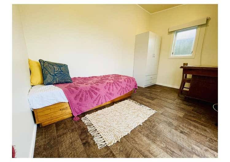 6 Kapiti Lane Otaki Beach_11