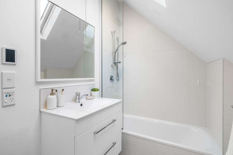 3/126 Idris Road Strowan_14