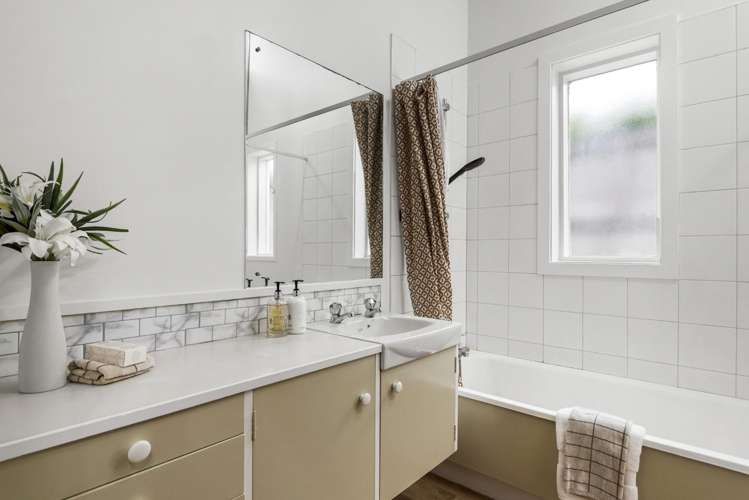 5/6 North Avenue Narrow Neck_12