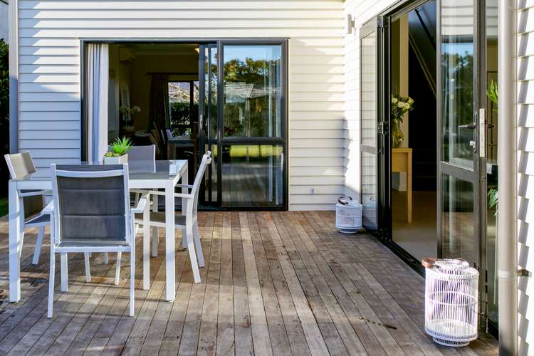 8 Chateau Crescent Rangatira Park_19