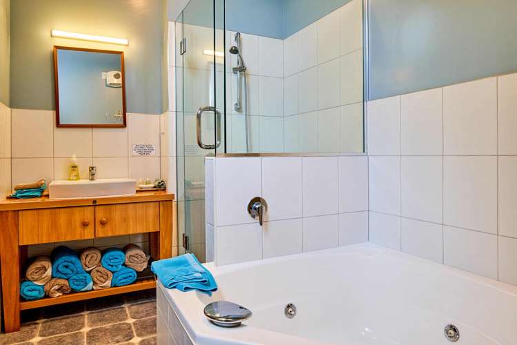 296 Oriental Parade Oriental Bay_10