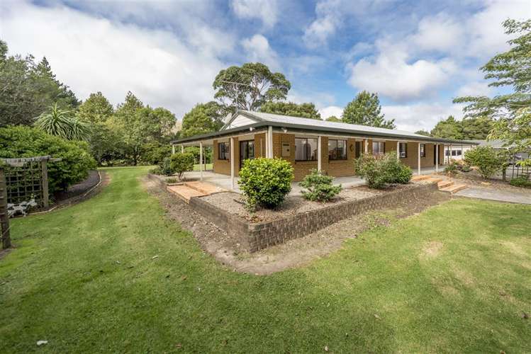 144 Awaroa Road Helensville_12